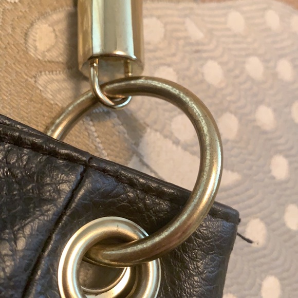 Kenneth Cole Reaction Black & Gold Bag - Picture 3 of 12